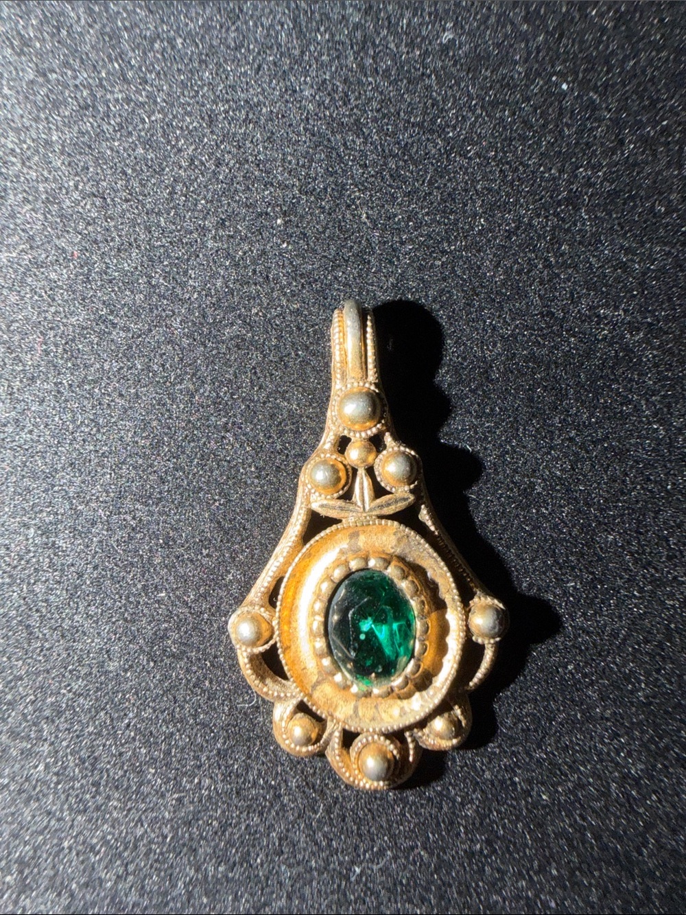 Pendant - Picture 2 of 3